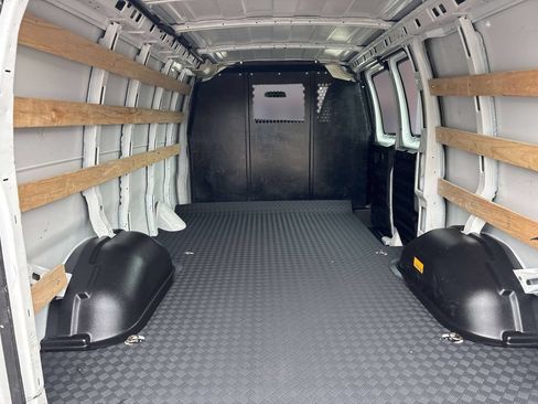 Used 2024 Chevrolet Express 2500 w/ Driver Convenience Package RWD image 12