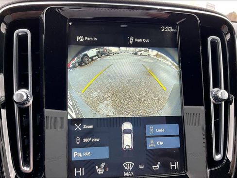 Used 2021 Volvo XC40 T5 R-Design w/ Advanced Package image 31