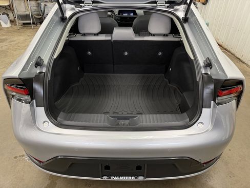 Used 2023 Toyota Prius LE image 28