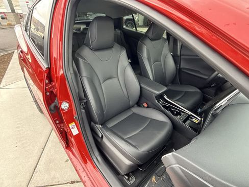 Used 2022 Toyota Prius Prime Limited image 14