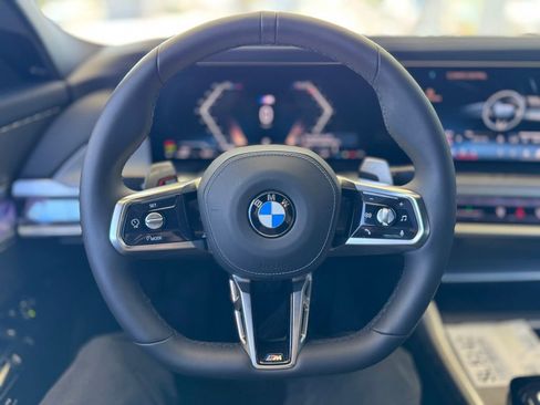 Used 2025 BMW 740i w/ Premium Package image 10