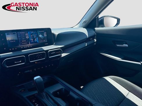 Used 2026 Nissan Sentra SV w/ SV Convenience Package FWD image 31