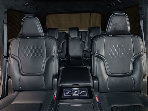 Used 2025 INFINITI QX80 Autograph w/ Autograph Exterior Package image 24