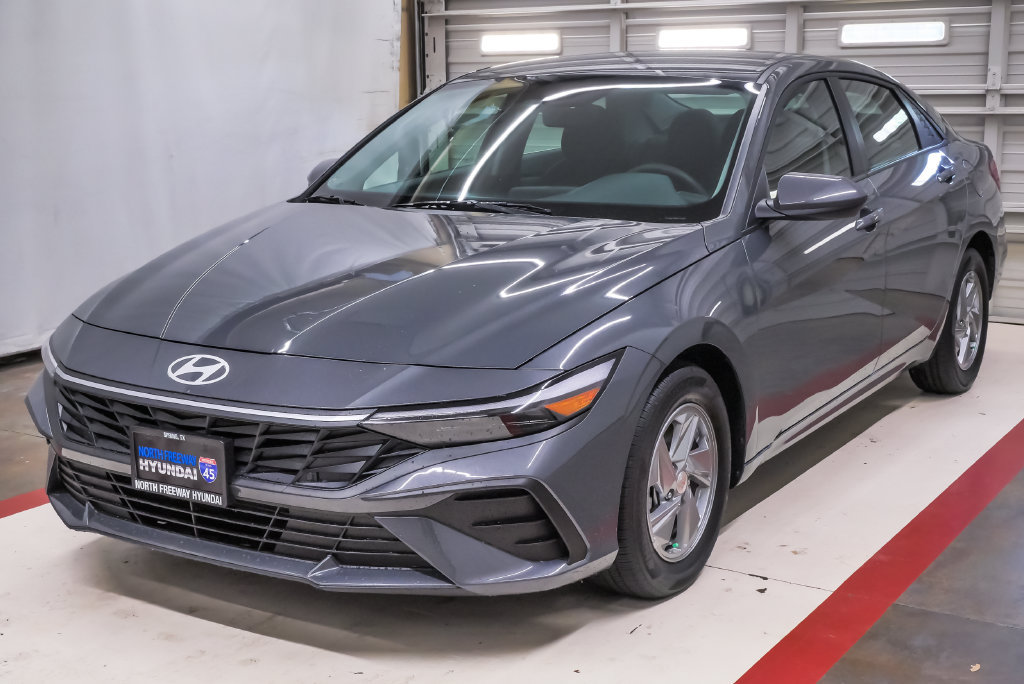 Certified 2026 Hyundai Elantra SE w/ Cargo Package FWD image 1