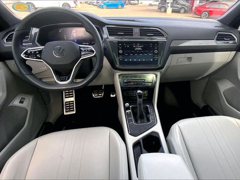 Used 2024 Volkswagen Tiguan SE R-Line image 15