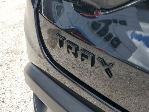 Used 2024 Chevrolet Trax RS FWD image 12