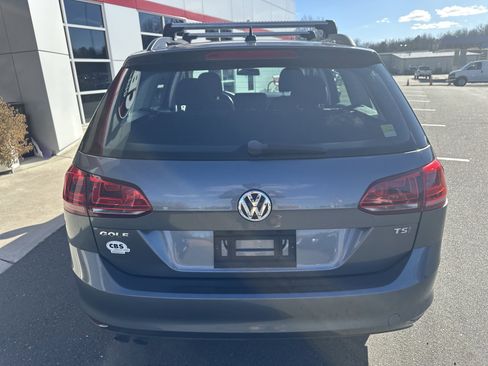 Used 2016 Volkswagen Golf S image 7
