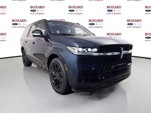 New 2025 Lincoln Navigator L Reserve w/ Jet Appearance Package AWD/4WD image 1