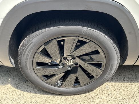 Used 2024 Volkswagen Atlas SE FWD image 17