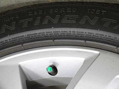 Used 2022 Volkswagen Atlas Cross Sport SE image 42