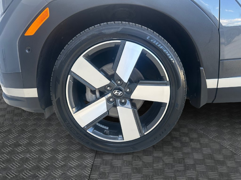 Used 2025 Hyundai Santa Fe Limited FWD image 23
