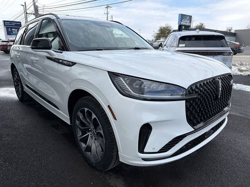 New 2026 Lincoln Aviator AWD image 4