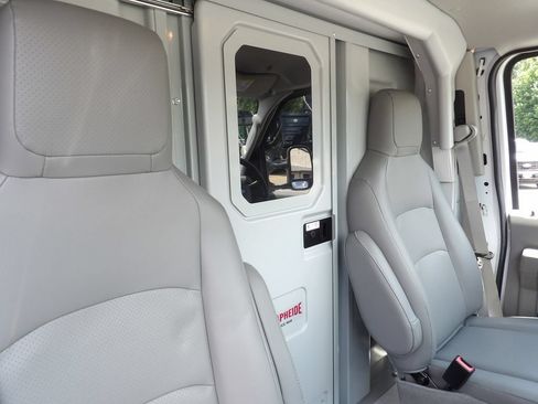 Used 2024 Ford E-350 and Econoline 350 Super Duty w/ Driver's Safety Package RWD image 26