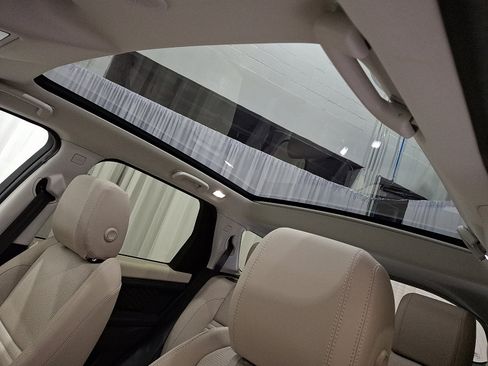 Certified 2025 Land Rover Discovery Sport S image 12