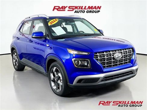 Used 2024 Hyundai Venue SEL image 1