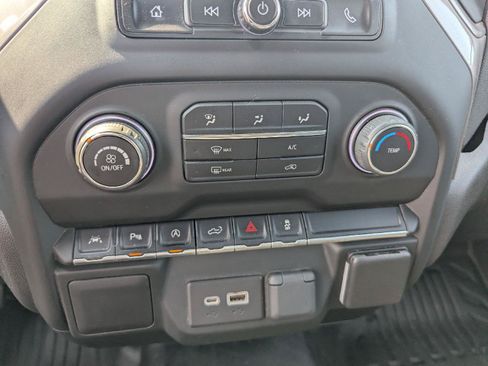Used 2022 Chevrolet Silverado 1500 W/T w/ WT Value Package AWD/4WD image 16