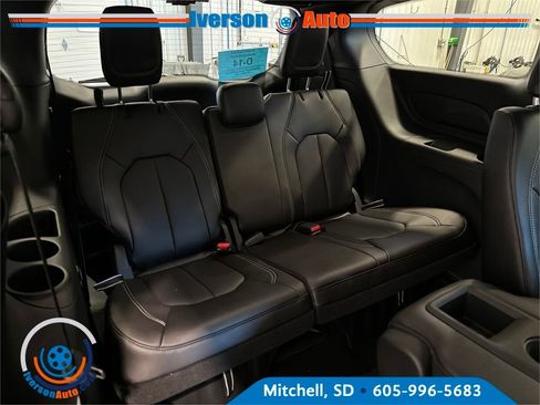 New 2026 Chrysler Pacifica Select image 28