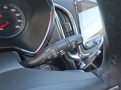 Used 2023 Chevrolet Equinox Premier image 25