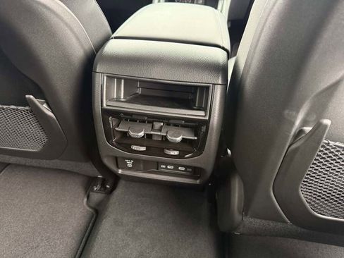 New 2026 Jeep Grand Cherokee Altitude image 18