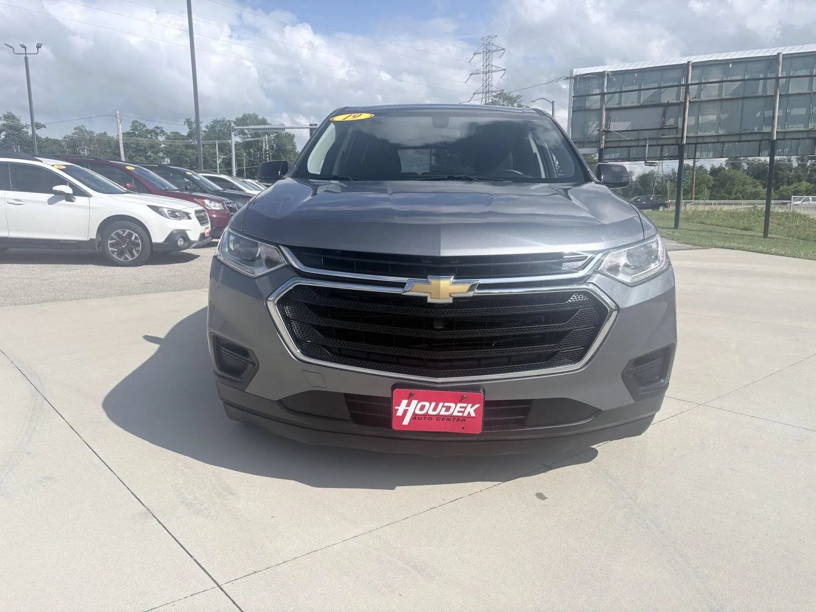 Used 2019 Chevrolet Traverse LS AWD/4WD image 2