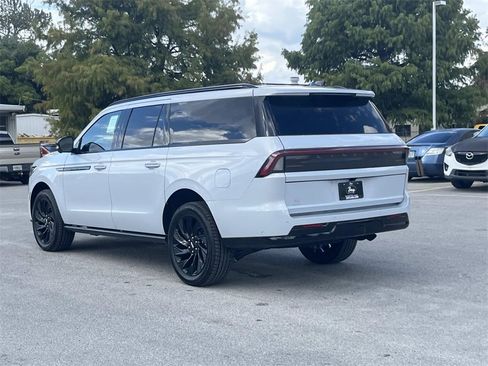 New 2025 Lincoln Navigator L Reserve w/ Jet Appearance Package image 3