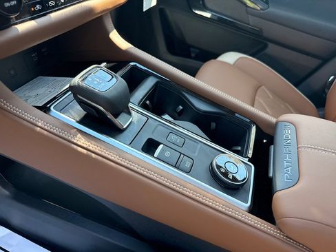 New 2026 Nissan Pathfinder Platinum AWD/4WD image 24