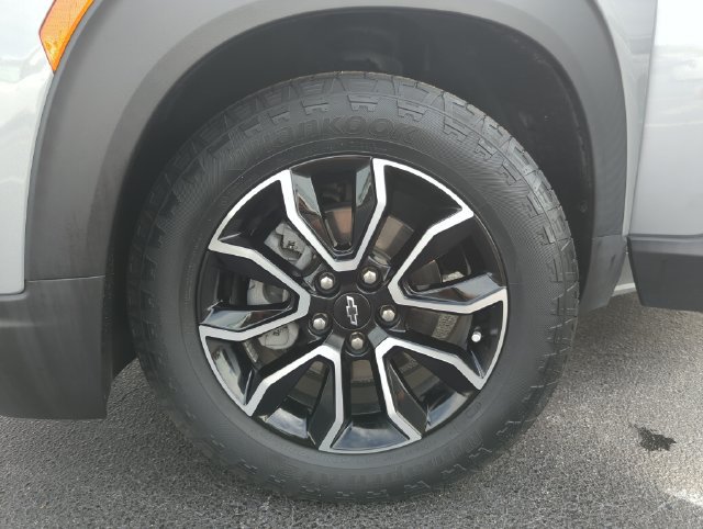 Used 2024 Chevrolet TrailBlazer ACTIV w/ Driver Confidence Package FWD image 47