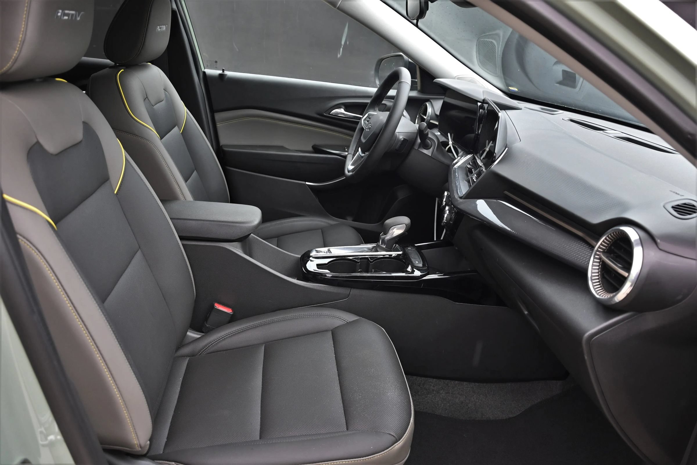 Used 2026 Chevrolet Trax ACTIV w/ Driver Confidence Package FWD image 16
