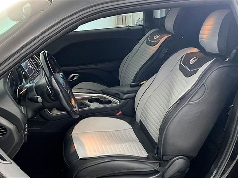 Used 2021 Dodge Challenger R/T w/ Blacktop Package image 34