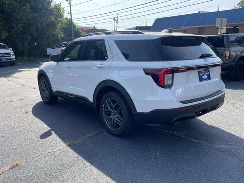 New 2026 Ford Explorer ST-Line w/ ST-Line Street Pack RWD image 3