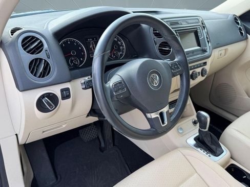 Used 2016 Volkswagen Tiguan S FWD image 4