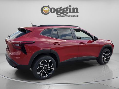 New 2026 Chevrolet Trax RS w/ Driver Confidence Package FWD image 5