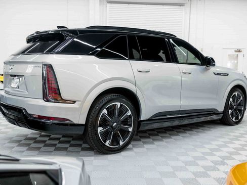 Used 2025 Cadillac Escalade IQ Sport 2 AWD/4WD image 7