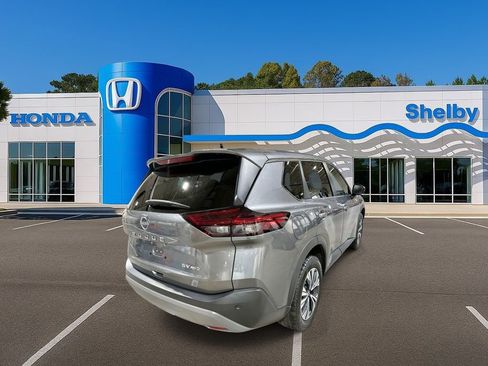 Used 2022 Nissan Rogue SV image 8