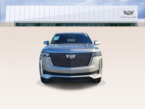 Certified 2024 Cadillac Escalade ESV Luxury image 3