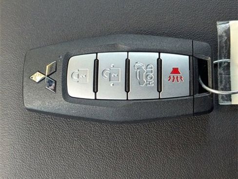 New 2025 Mitsubishi Outlander SE image 36