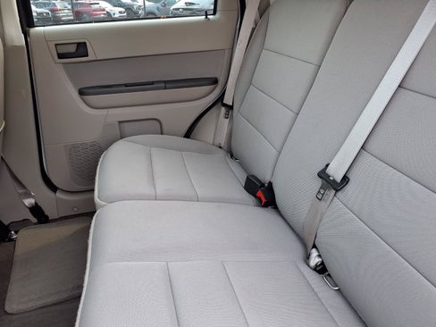 Used 2011 Ford Escape XLT AWD/4WD image 6