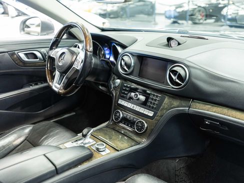 Used 2013 Mercedes-Benz SL 550 w/ Premium Pkg image 12
