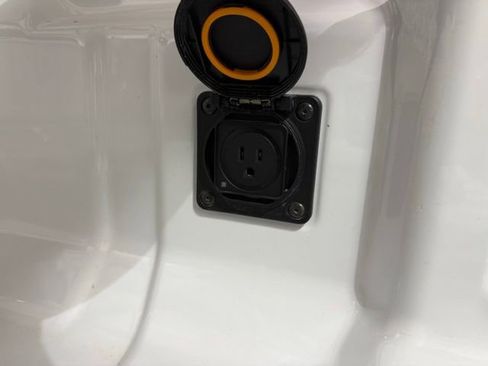 New 2026 GMC Canyon Elevation w/ Convenience Package RWD image 9