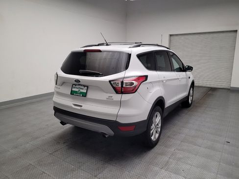 Used 2017 Ford Escape SE FWD image 9