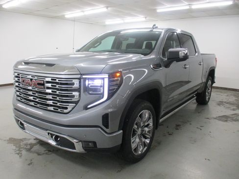 New 2026 GMC Sierra 1500 Denali w/ Denali Reserve Package AWD/4WD image 1