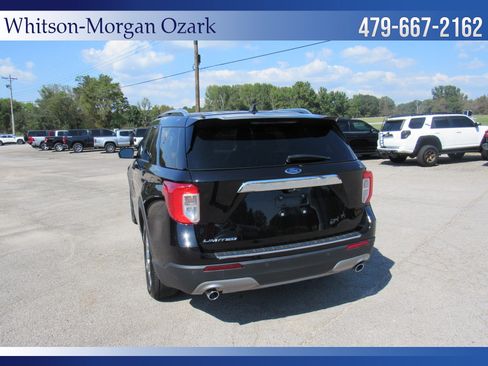 Used 2024 Ford Explorer Limited image 11