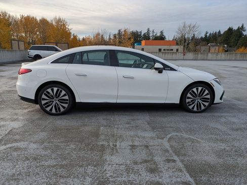 Certified 2026 Mercedes-Benz EQE 320 4MATIC Sedan image 4