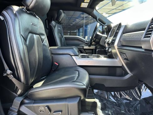 Used 2020 Ford F250 Platinum w/ FX4 Off-Road Package AWD/4WD image 28