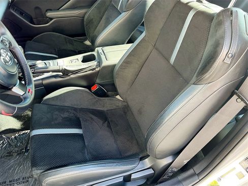 Used 2023 Toyota GR86 Premium w/ ALL Weather Mat Package (TMS) image 18