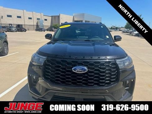 Certified 2025 Ford Explorer ST-Line w/ ST-Line Street Pack AWD/4WD image 2
