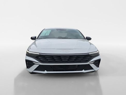 New 2025 Hyundai Elantra SEL image 8