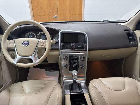 Used 2013 Volvo XC60 T6 AWD/4WD image 9