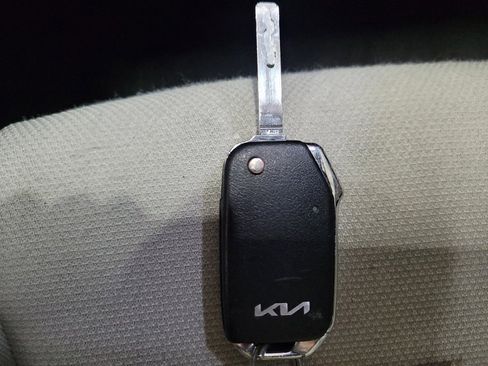 Used 2023 Kia Forte LXS w/ LXS Technology Package image 32