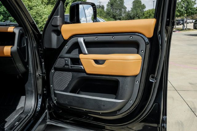 Used 2024 Land Rover Defender 110 V8 AWD/4WD image 61